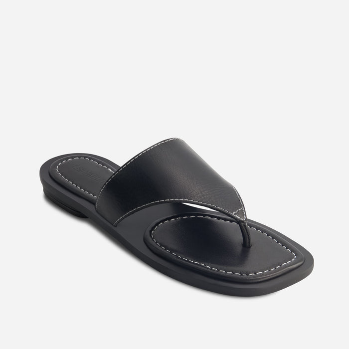 Bernardo 1946 Agora Thong Sandal