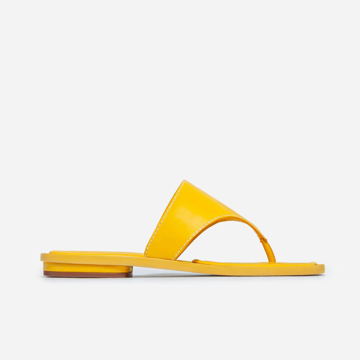 Bernardo 1946 Agora Thong Sandal