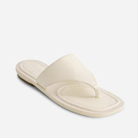 Bernardo 1946 Agora Thong Sandal