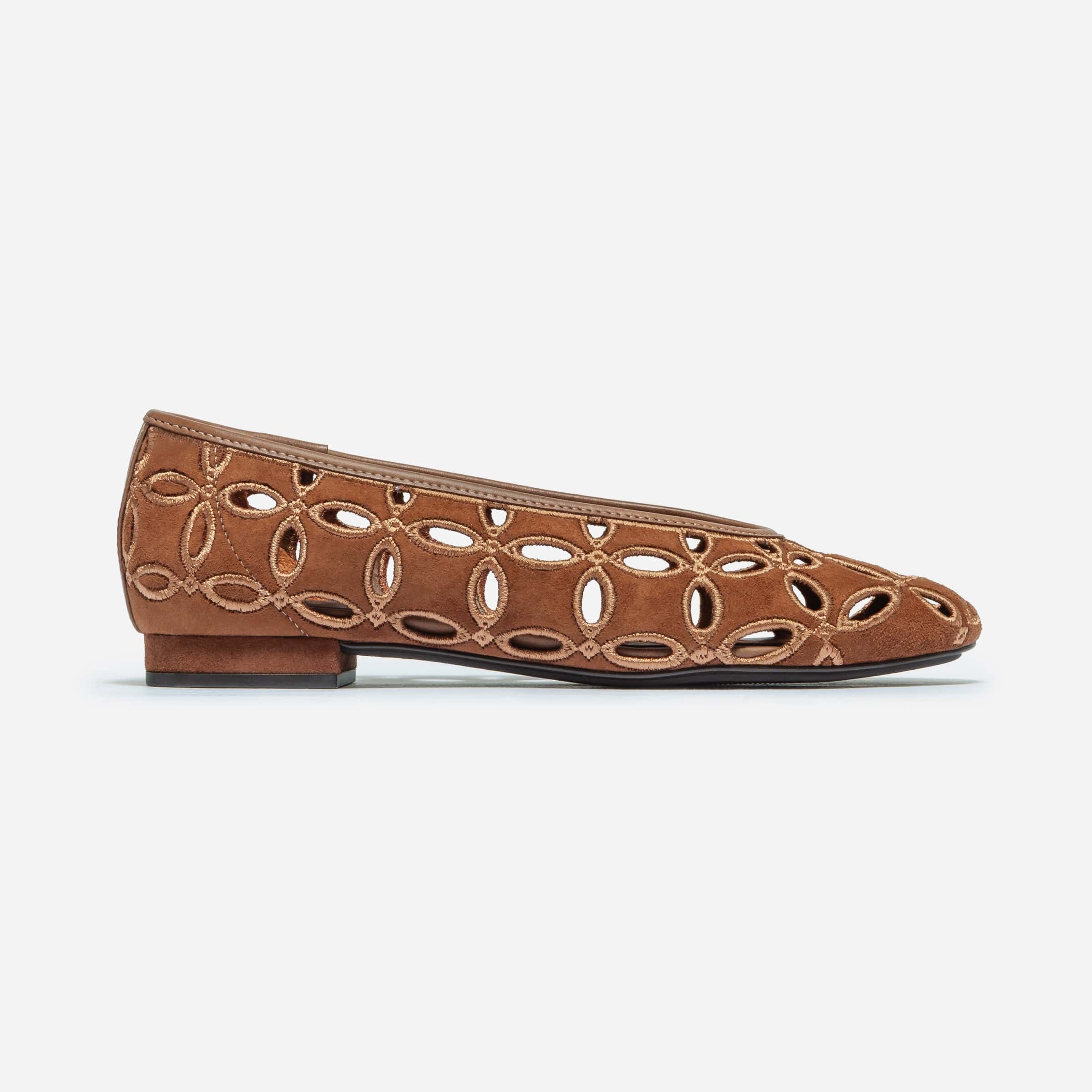 Brie Ballet Flat in Almond Brown Suede – Bernardo 1946