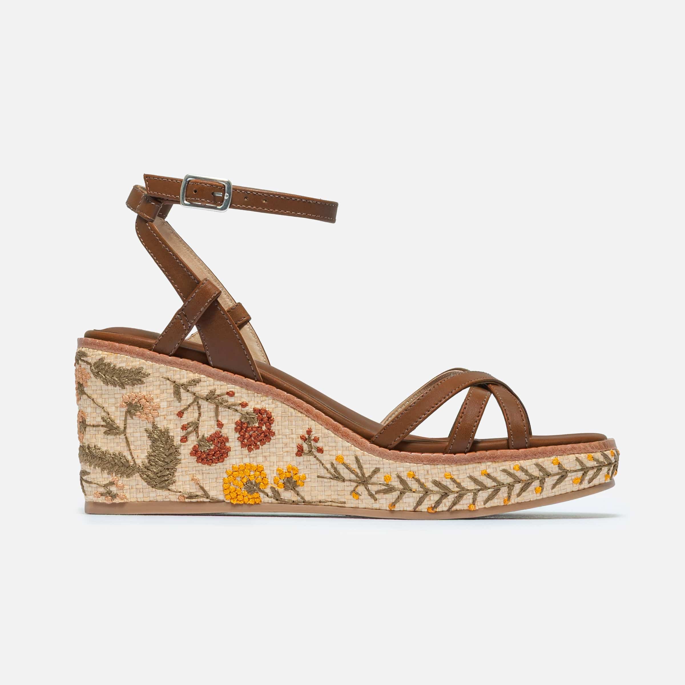 Cairo Raffia Wedge in Saddle Leather and Raffia Embroidery