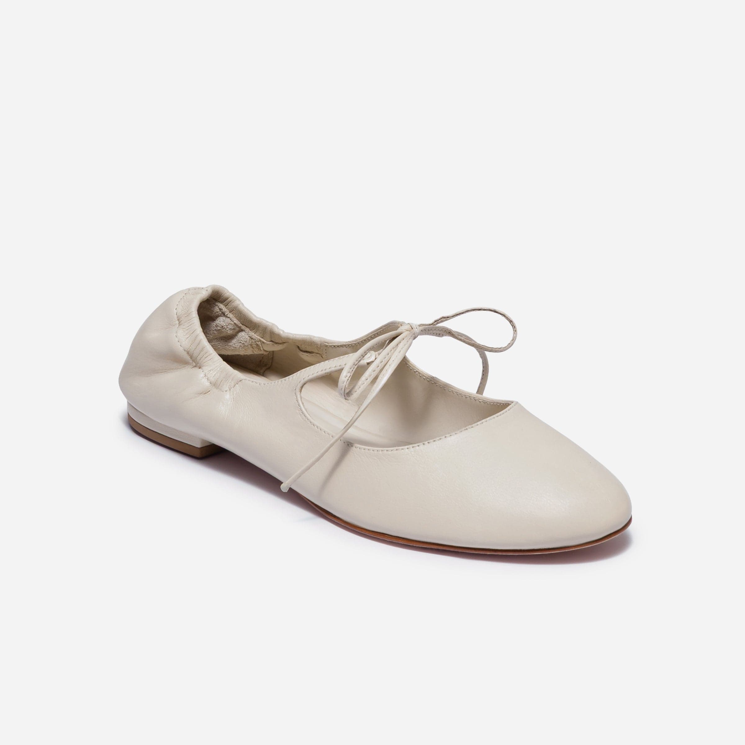 Court Ballet Flat in Almond Flower – Bernardo 1946