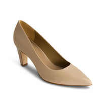 Giselle Pump