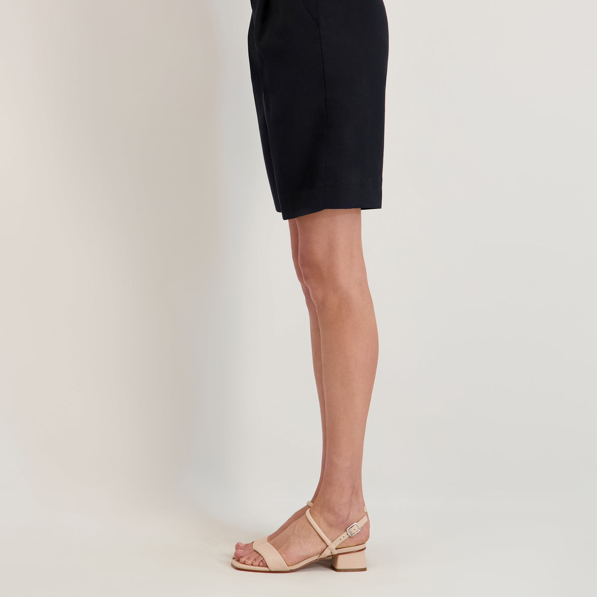 Bernardo 1946 Shoes Josei Low Heel Sandal