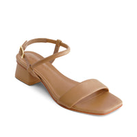 Bernardo 1946 Shoes Josei Low Heel Sandal