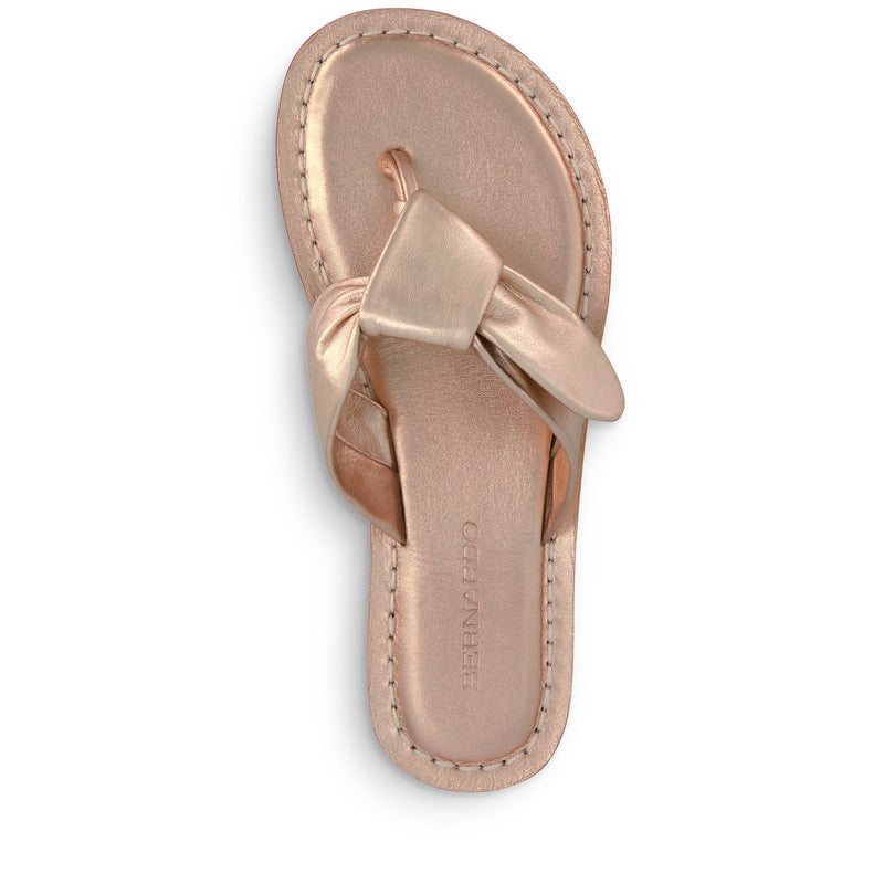 Bernardo 1946 Shoes Laia Thong Sandal