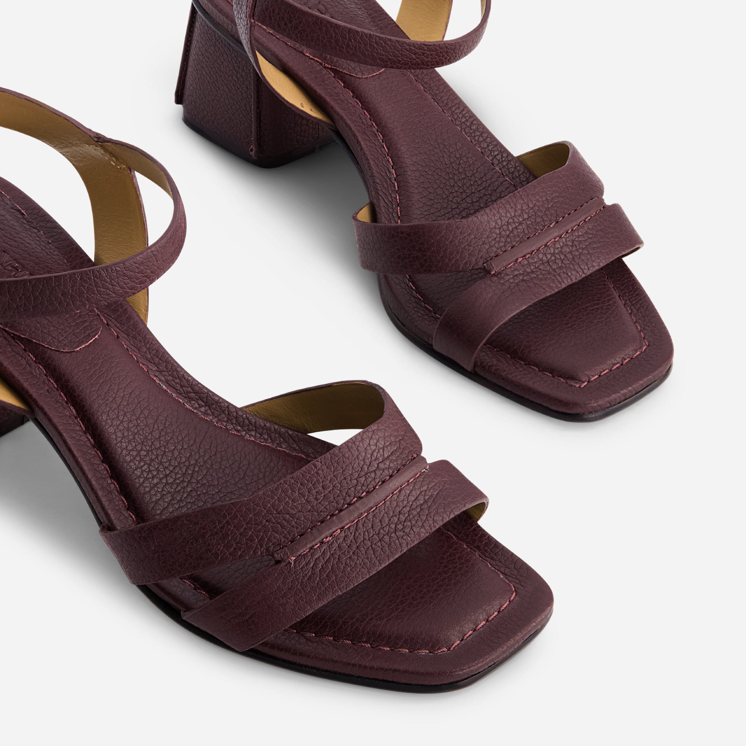 Tarra Mid Heel Sandal – Bernardo 1946