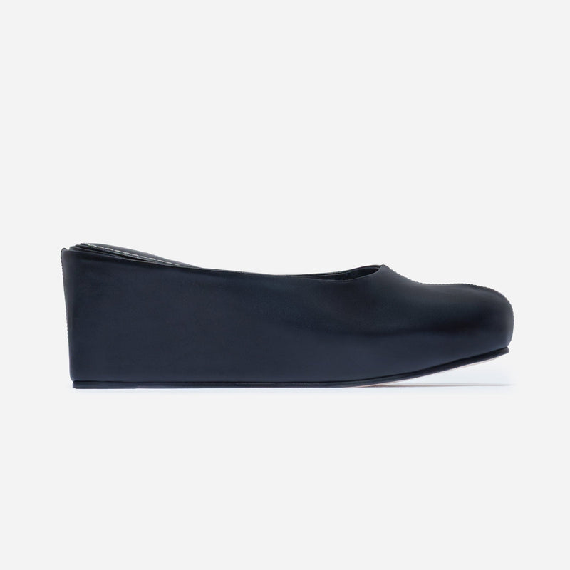 Bernardo 1946 Women's Vivi Platform Wedges - Black - Size 8 Bernardo 1946 Women's Vivi Platform Wedges - Black - Size 8