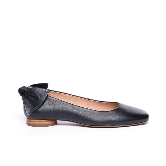 Eloise Bow Flat