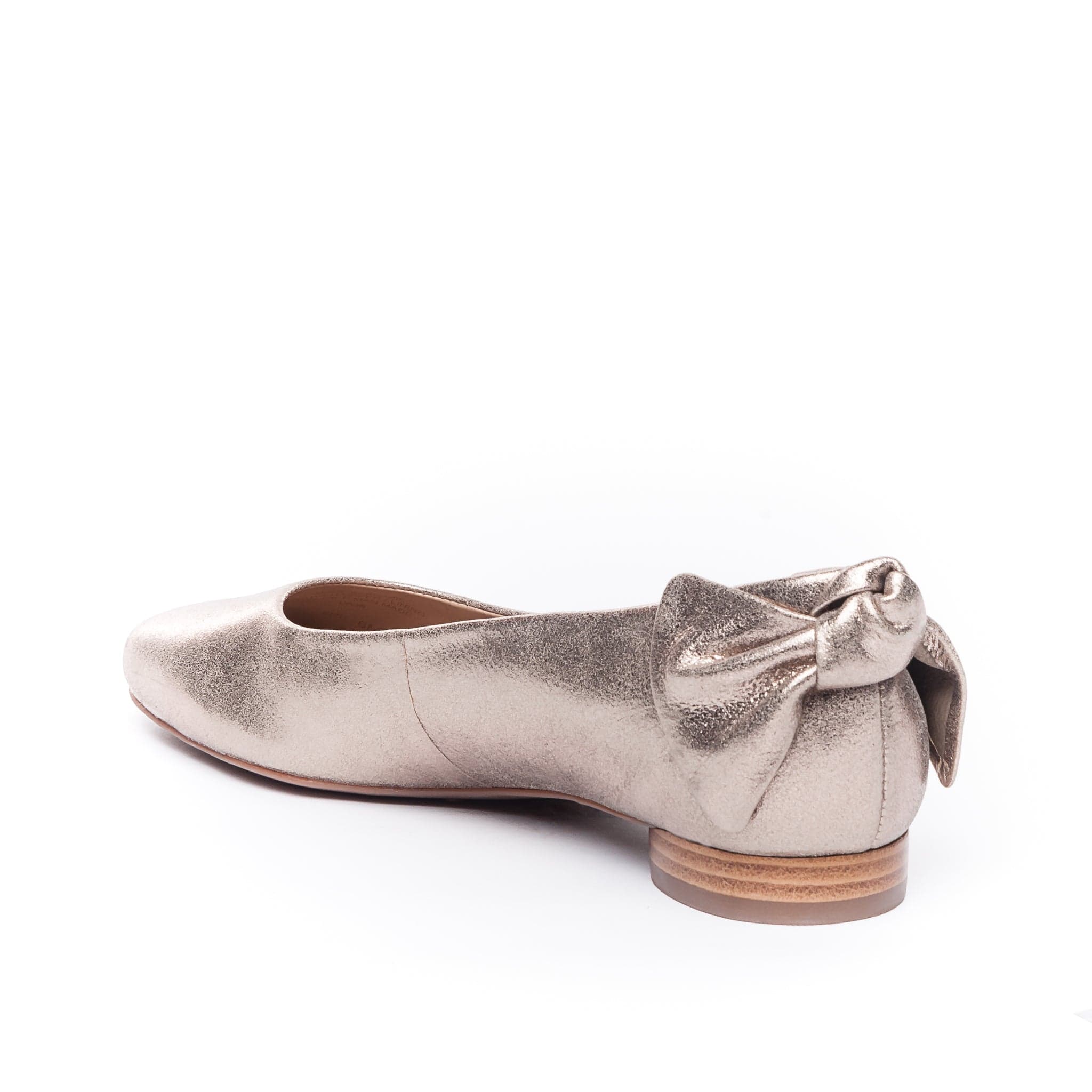 Eloise Bow Ballet Flat In Platinum Leather Bernardo 1946