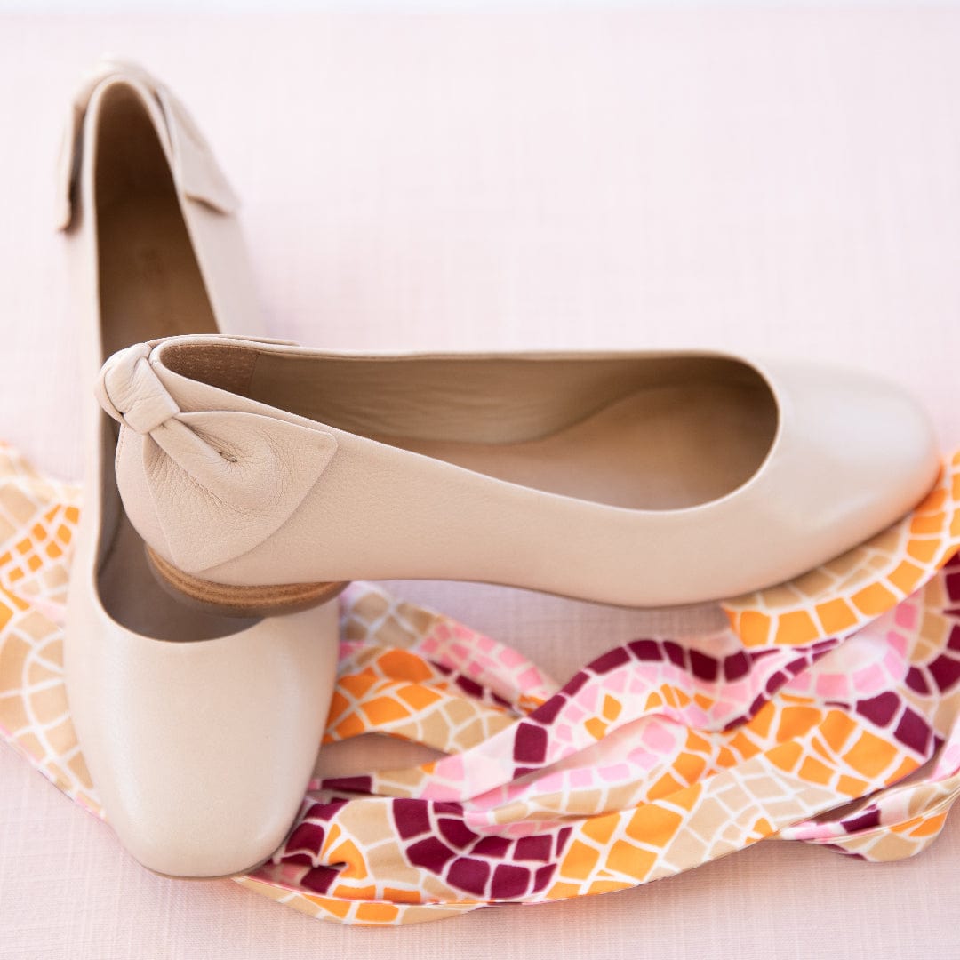 Eloise Bow Flat